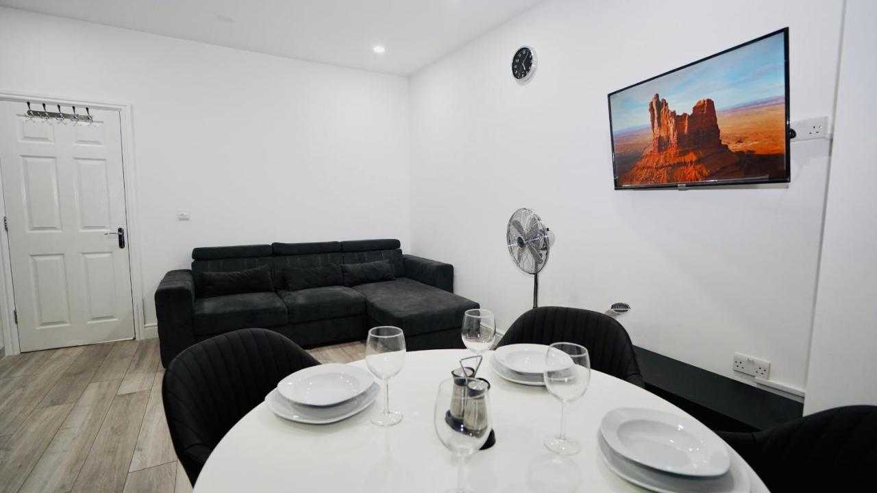 E2M Stays Lovely Apt Close To Ilford Station With Free Parking Ngoại thất bức ảnh